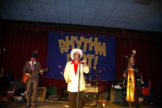 min 2005 11 26 riot 089